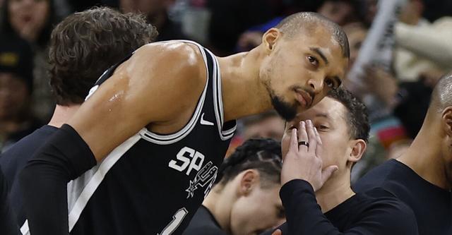 九游娱乐-马刺主帅谈不敌鹈鹕:我们打得不够强硬 防守端出现了很多失误