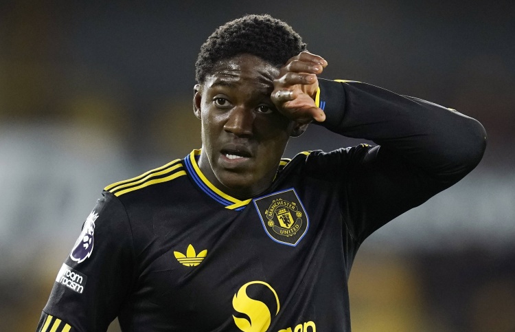 九游-罗马诺:曼联希望与梅努商谈续约,将其视为未来关键球员之一