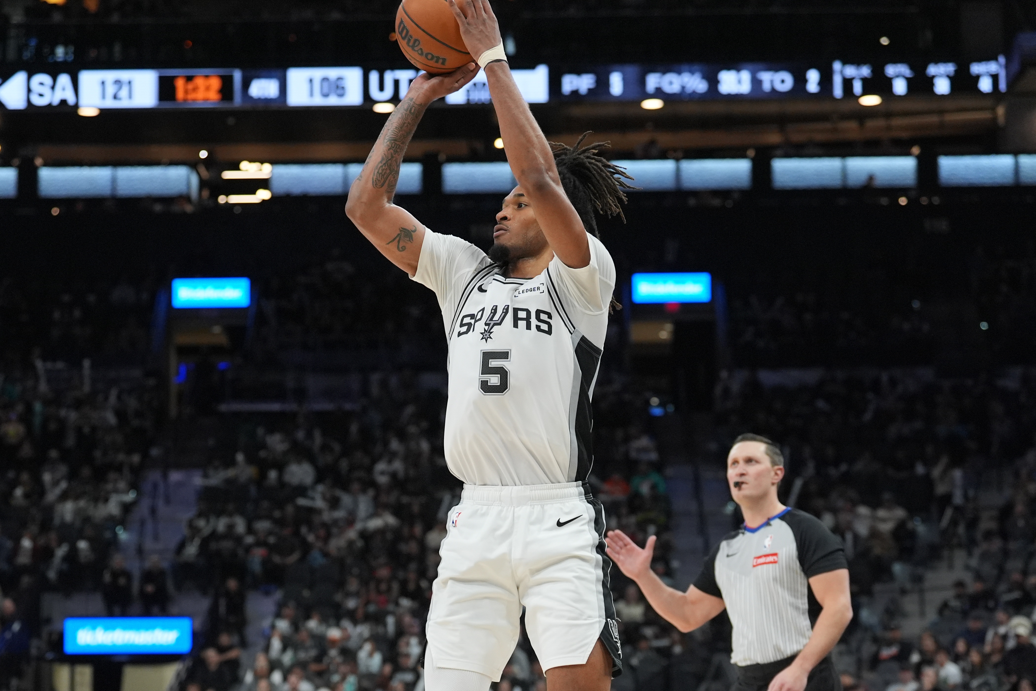 九游官网-身手全能!卡斯尔13中8拿到18分7板6助3断 正负值+27最高