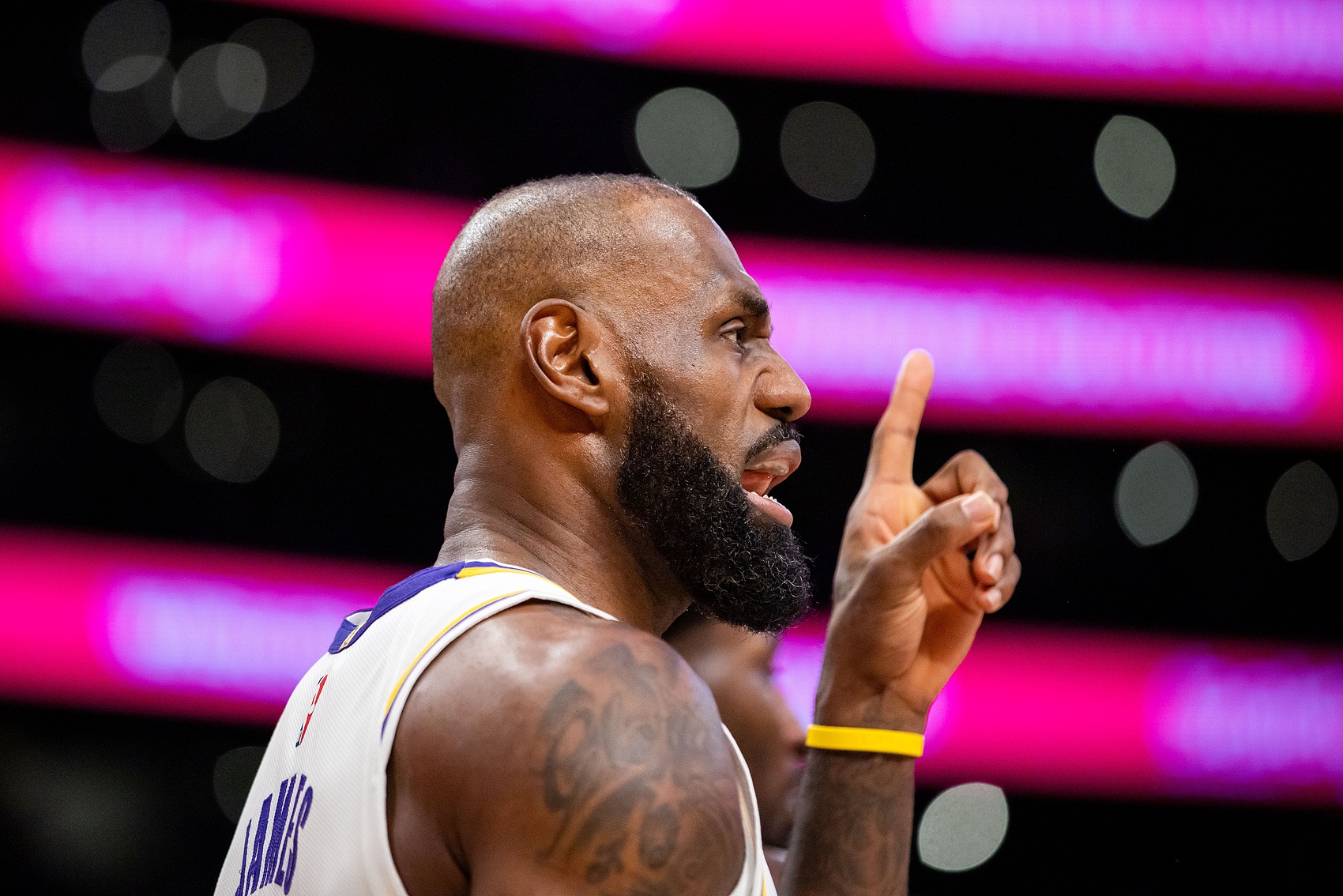 九游娱乐-香波特：若你没按老詹的要求跑位 他会故意传球失误&amp;让教练换下你