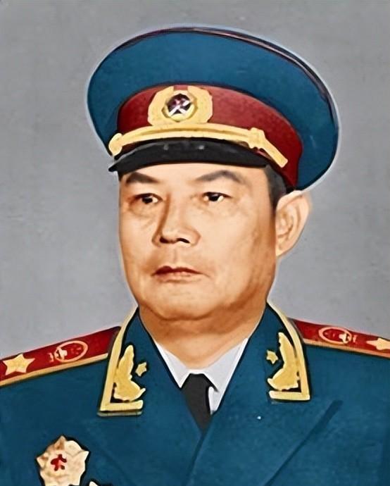 九游体育-1984年叶剑英病危,追悼会花圈已备好,35岁才当医生的钟南山凭什么临危受命救回元帅?